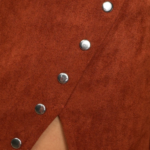 NWT faux suede studded mini skirt - Picture 6 of 9